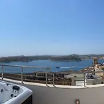 Luxury 4-bedroom Duplex With Stunning Sea Views Private Terrace And Jacuzzi Appartement