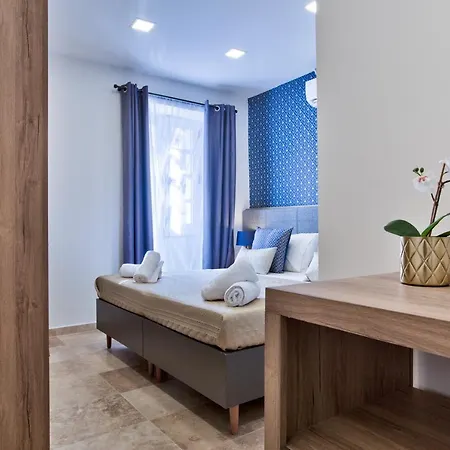 Luxury 4-bedroom Duplex With Stunning Sea Views Private Terrace And Jacuzzi Valletta