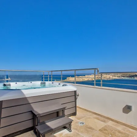 Luxury 4-bedroom Duplex With Stunning Sea Views Private Terrace And Jacuzzi Valletta