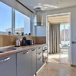 Luxury 4-bedroom Duplex With Stunning Sea Views Private Terrace And Jacuzzi Lejlighed *