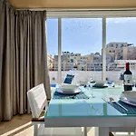 Luxury 4-bedroom Duplex With Stunning Sea Views Private Terrace And Jacuzzi Lägenhet