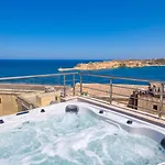 Luxury 4-bedroom Duplex With Stunning Sea Views Private Terrace And Jacuzzi Lägenhet Valletta