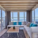 Lägenhet Luxury 4-bedroom Duplex With Stunning Sea Views Private Terrace And Jacuzzi Valletta