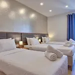 Luxury 4-bedroom Duplex With Stunning Sea Views Private Terrace And Jacuzzi Lägenhet