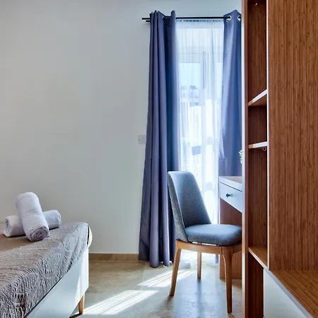 Luxury 4-bedroom Duplex With Stunning Sea Views Private Terrace And Jacuzzi * Valletta