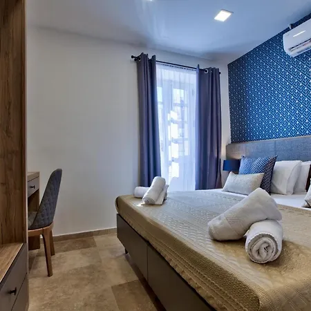 Luxury 4-bedroom Duplex With Stunning Sea Views Private Terrace And Jacuzzi