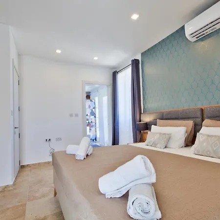Luxury 4-bedroom Duplex With Stunning Sea Views Private Terrace And Jacuzzi 公寓