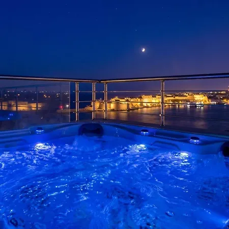 Apartament Luxury 4-bedroom Duplex With Stunning Sea Views Private Terrace And Jacuzzi Valletta