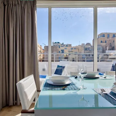 Luxury 4-bedroom Duplex With Stunning Sea Views Private Terrace And Jacuzzi Valletta