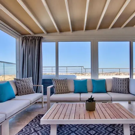 Luxury 4-bedroom Duplex With Stunning Sea Views Private Terrace And Jacuzzi * Valletta