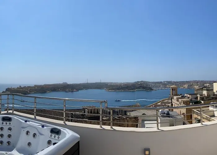 Luxury 4-bedroom Duplex With Stunning Sea Views Private Terrace And Jacuzzi Daire