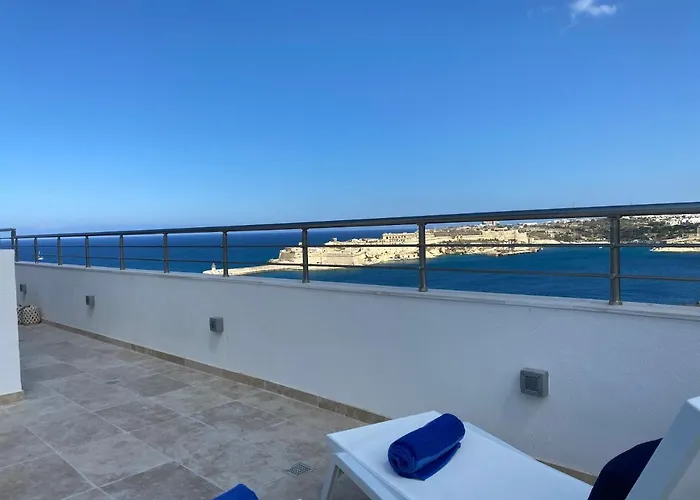 Apartment Luxury 4-bedroom Duplex With Stunning Sea Views Private Terrace And Jacuzzi Valletta