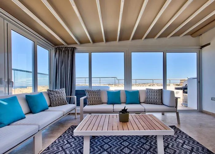 Luxury 4-bedroom Duplex With Stunning Sea Views Private Terrace And Jacuzzi * Valletta