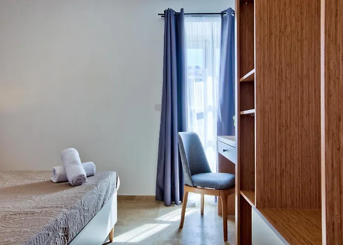 Luxury 4-bedroom Duplex With Stunning Sea Views Private Terrace And Jacuzzi * Valletta