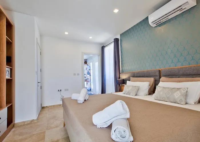 Luxury 4-bedroom Duplex With Stunning Sea Views Private Terrace And Jacuzzi Daire